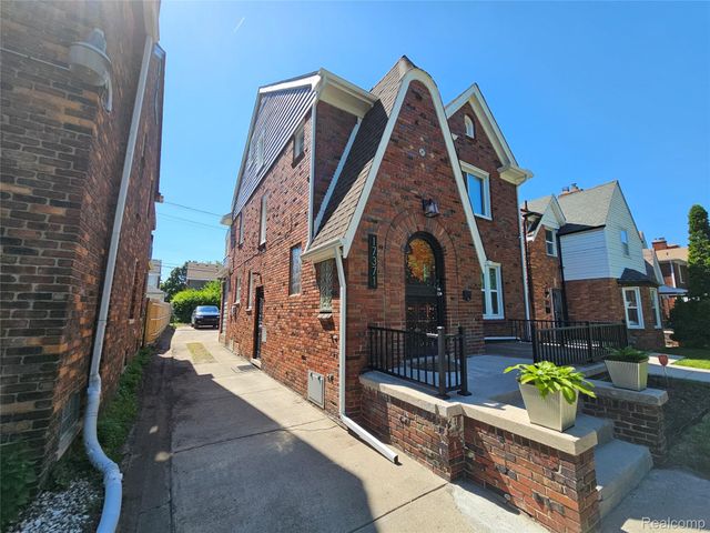 17371 Pennington Drive, Detroit, MI 48221