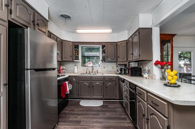 513 W Lee, Borger, TX 79007