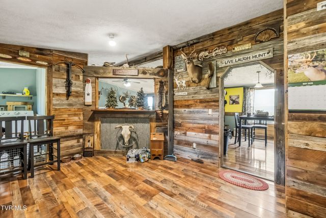 1475 Davis Valley Road, Afton, TN 37616