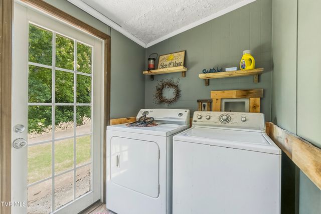 1475 Davis Valley Road, Afton, TN 37616