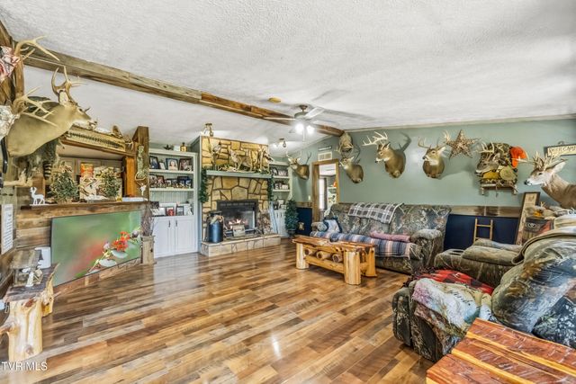 1475 Davis Valley Road, Afton, TN 37616