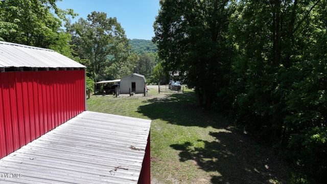 1475 Davis Valley Road, Afton, TN 37616