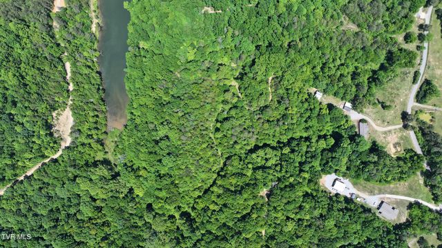 1475 Davis Valley Road, Afton, TN 37616
