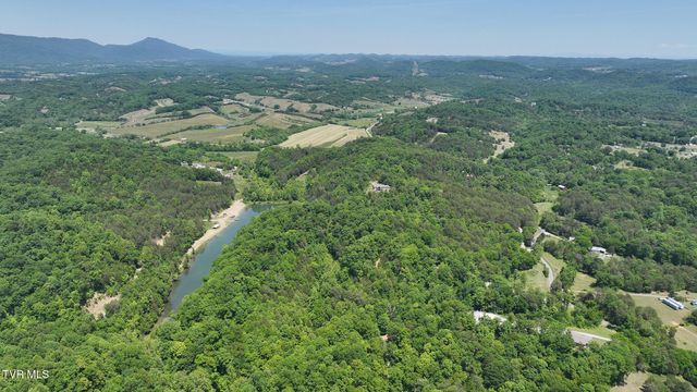 1475 Davis Valley Road, Afton, TN 37616