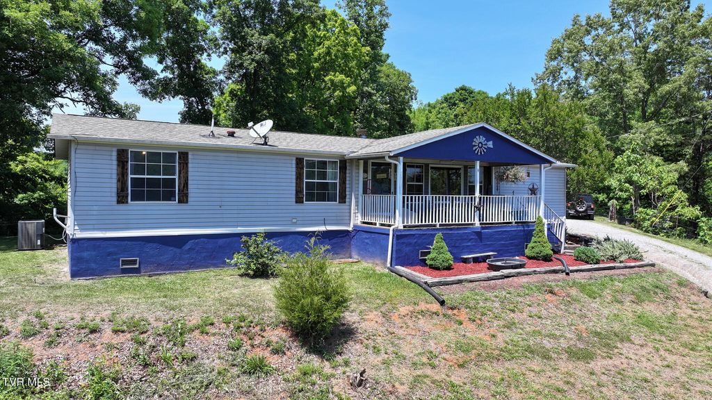 1475 Davis Valley Road, Afton, TN 37616