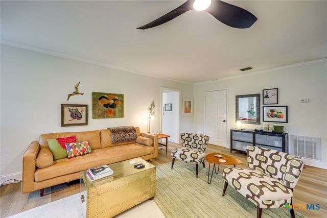 279 Waltons Way, Seguin, TX 78155