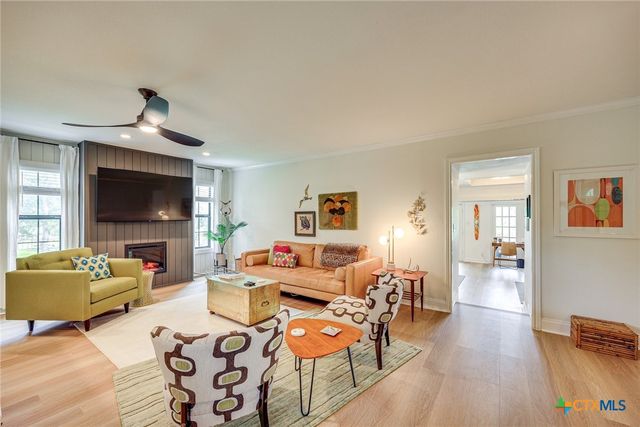 279 Waltons Way, Seguin, TX 78155