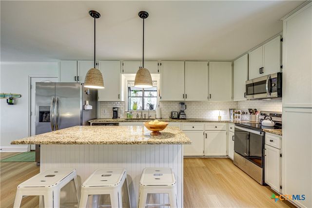 279 Waltons Way, Seguin, TX 78155