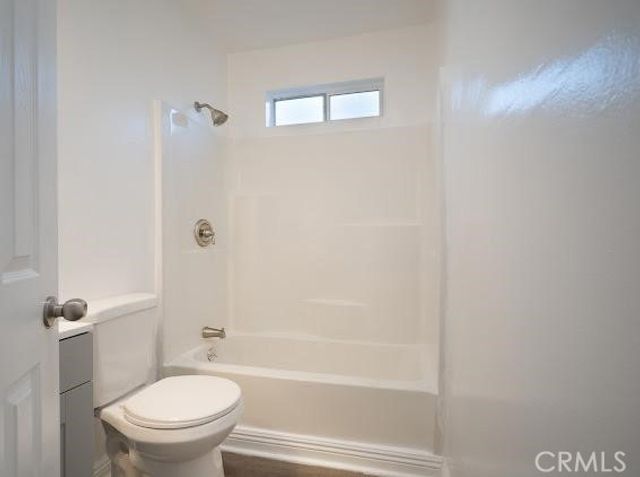 1930 W Manchester, Los Angeles, CA 90047
