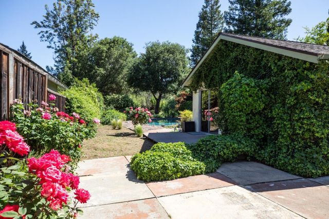 800 Loyola Drive, Los Altos, CA 94024