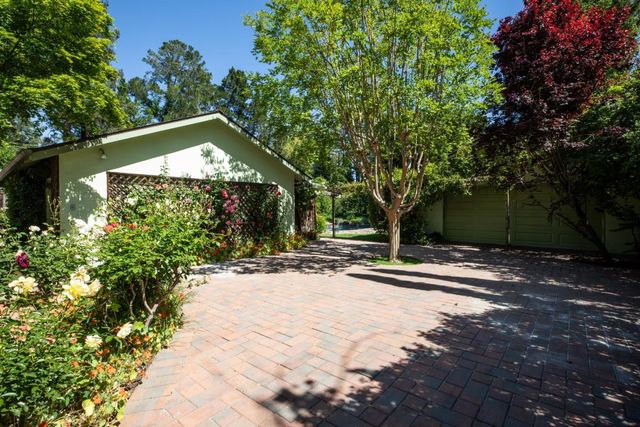 800 Loyola Drive, Los Altos, CA 94024