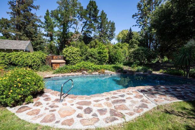 800 Loyola Drive, Los Altos, CA 94024