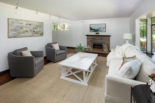 800 Loyola Drive, Los Altos, CA 94024