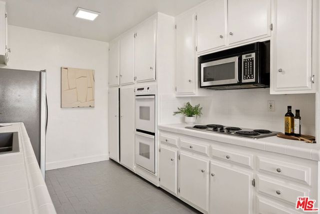 10725 Ohio Avenue 2, Los Angeles, CA 90024