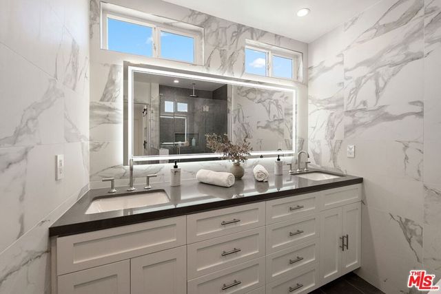 10725 Ohio Avenue 2, Los Angeles, CA 90024