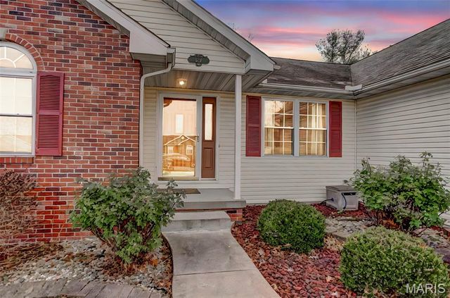 612 Crosswinds Court, Jerseyville, IL 62052