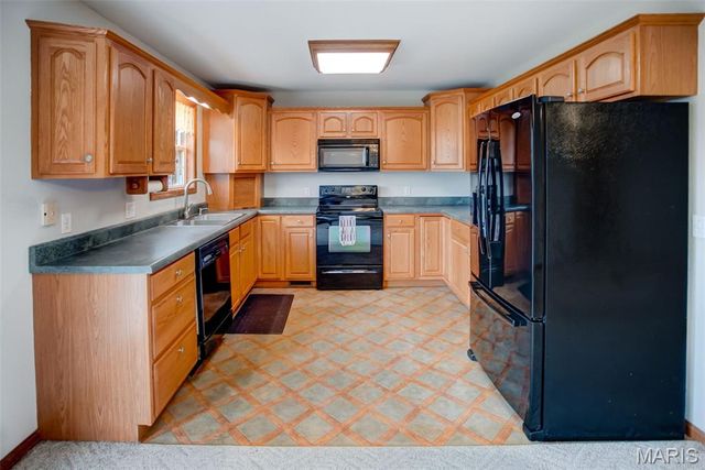 612 Crosswinds Court, Jerseyville, IL 62052