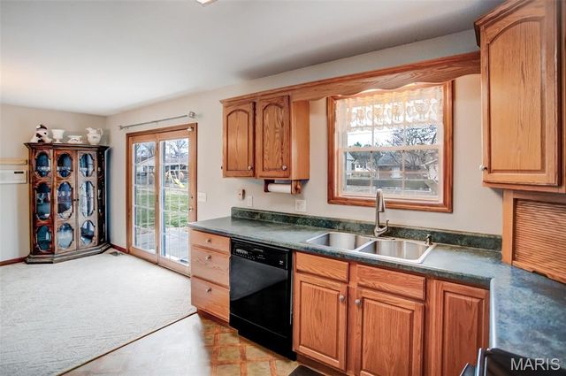 612 Crosswinds Court, Jerseyville, IL 62052