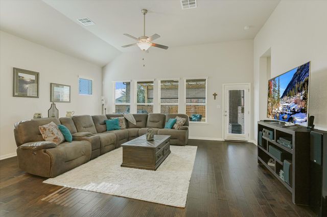 921 Isaias DR, Leander, TX 78641