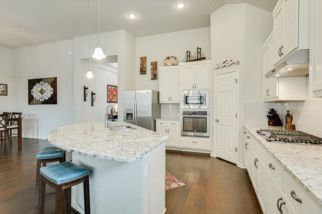 921 Isaias DR, Leander, TX 78641