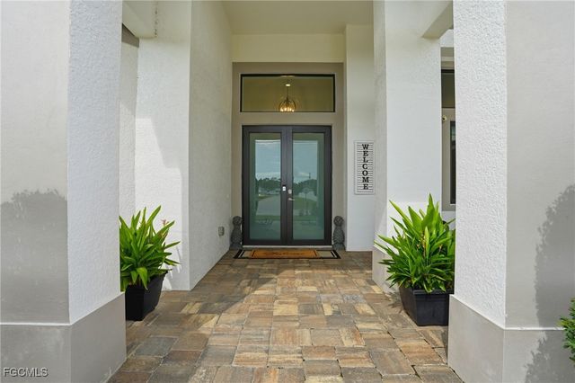 1217 SW 15th TER, Cape Coral, FL 33991