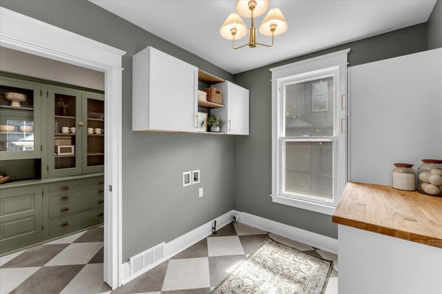 233 Morris Avenue SE, Grand Rapids, MI 49503