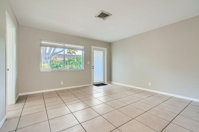 2602 NE 10th Terrace B, Wilton Manors, FL 33334