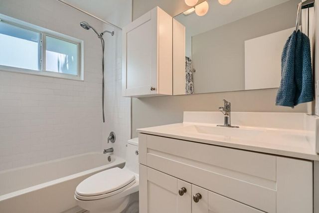 2602 NE 10th Terrace B, Wilton Manors, FL 33334