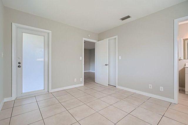 2602 NE 10th Terrace B, Wilton Manors, FL 33334