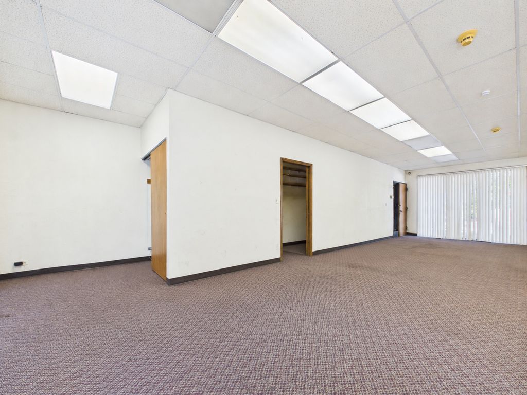 501 W Ogden Avenue 3, Hinsdale, IL 60521 — photo 4