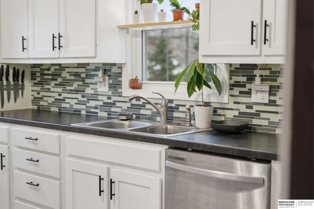 1932 N Lincoln Avenue, York, NE 68467