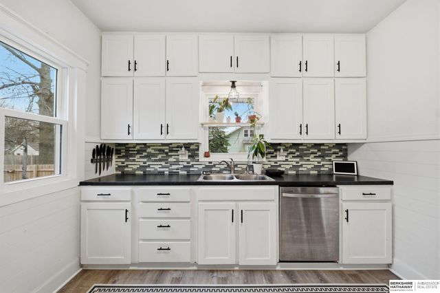 1932 N Lincoln Avenue, York, NE 68467