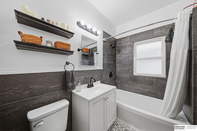 1932 N Lincoln Avenue, York, NE 68467