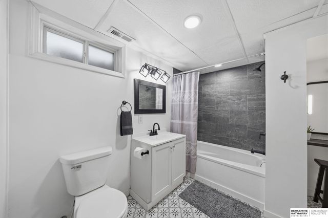 1932 N Lincoln Avenue, York, NE 68467