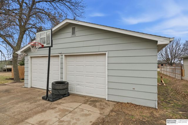 1932 N Lincoln Avenue, York, NE 68467
