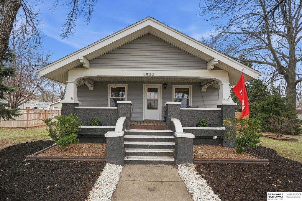 1932 N Lincoln Avenue, York, NE 68467