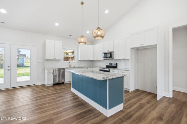 5613 Stoneleigh Rd, Knoxville, TN 37912