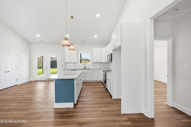 5613 Stoneleigh Rd, Knoxville, TN 37912