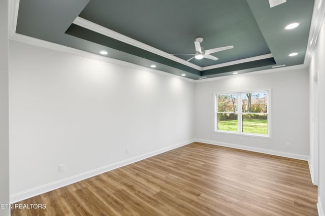 5613 Stoneleigh Rd, Knoxville, TN 37912