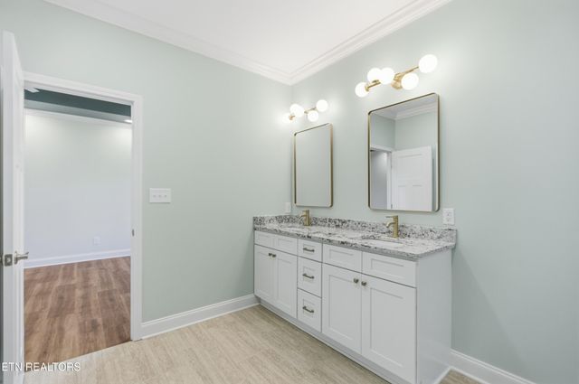 5613 Stoneleigh Rd, Knoxville, TN 37912