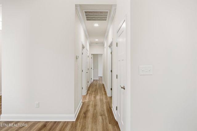 5613 Stoneleigh Rd, Knoxville, TN 37912