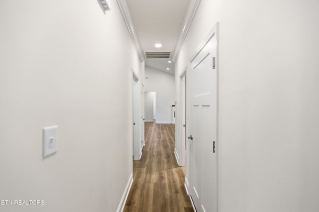 5613 Stoneleigh Rd, Knoxville, TN 37912