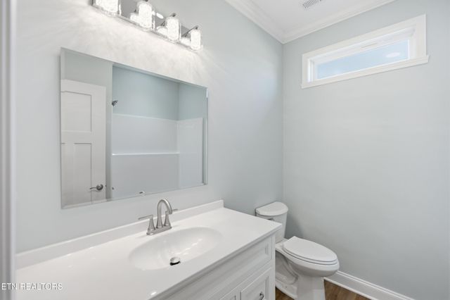 5613 Stoneleigh Rd, Knoxville, TN 37912