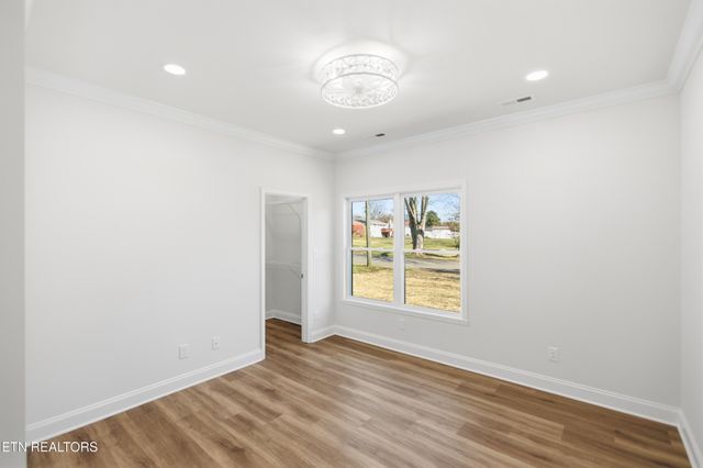 5613 Stoneleigh Rd, Knoxville, TN 37912