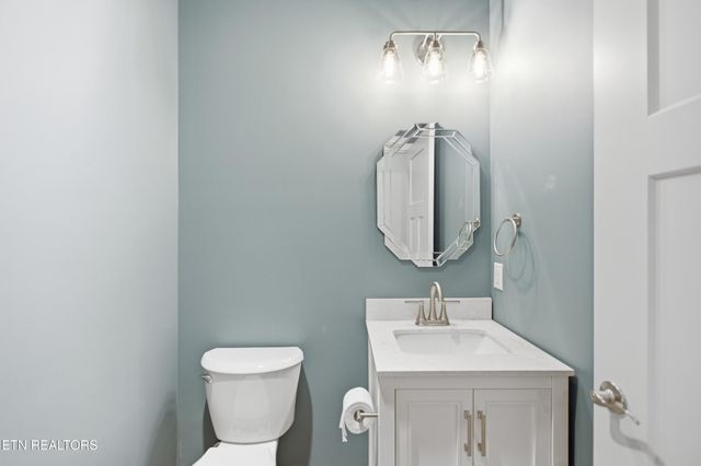 5613 Stoneleigh Rd, Knoxville, TN 37912