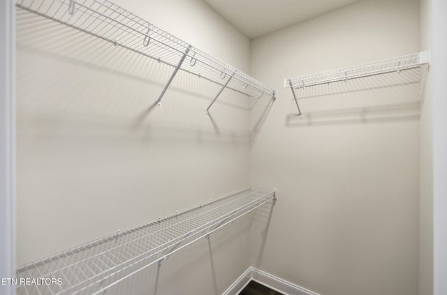 5613 Stoneleigh Rd, Knoxville, TN 37912