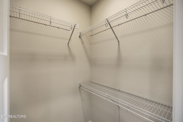 5613 Stoneleigh Rd, Knoxville, TN 37912