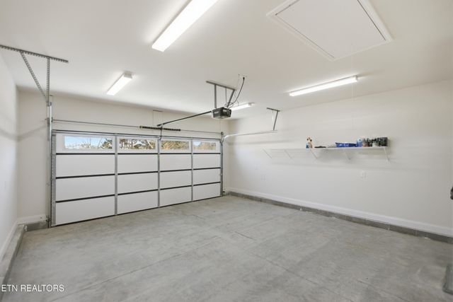 5613 Stoneleigh Rd, Knoxville, TN 37912