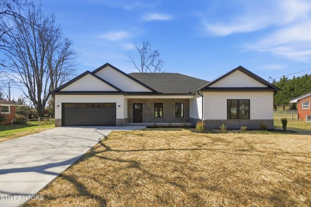 5613 Stoneleigh Rd, Knoxville, TN 37912