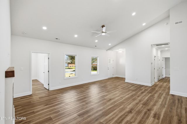 5613 Stoneleigh Rd, Knoxville, TN 37912